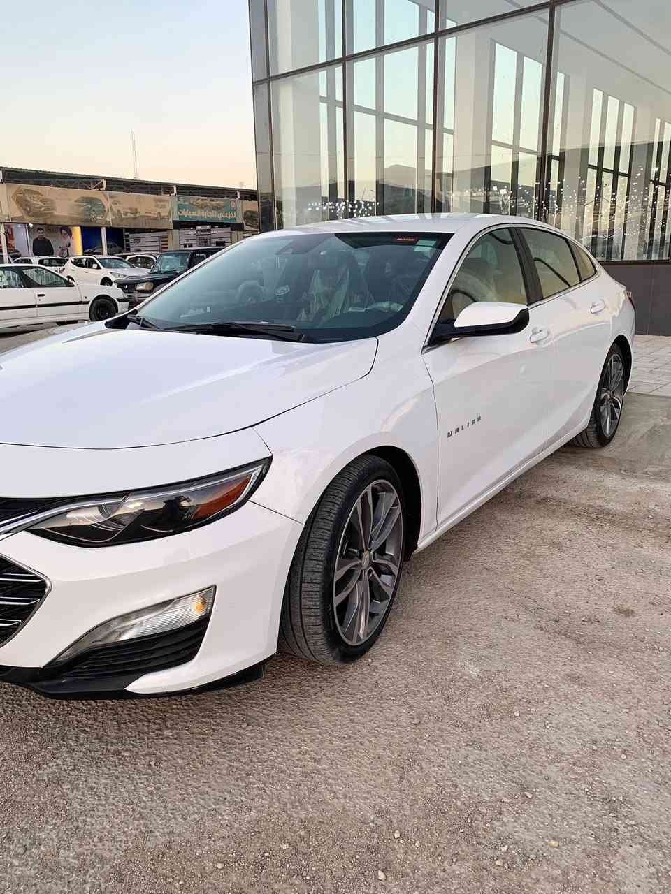 جديده بالكارتون والله دواخل وخارج
وارخص ماليبو 2023 
سعر 105

السلام عليكم للبيع أو المراوس حسب القناعة شوفرليت ماليبو 2023 (فئهLT)

🔴الدواخل زيرو بالكارتون نضافة100/100

🔴اللون ابيض ثلجي ليرة 

🔴كل الايرباكات سليمة بچم كبس بلادي بدون دواخل 

🔴الرقم: بغداد انگليزي (معوقين - تتوفر وكالة عامة).

🔴المسافة المقطوعة: 50 الف كيلو فقط .

🔴المحرك: 4 سلندر 1.5L Turbo (اقتصادي وقوي وبالكارتون).

🔴الحادث: ضرر  جهة الخلف وجاملغ امامي وباب خلفي 

🔴 المواصفات (LT - فول عدا الفتحة)

🔴التشغيل: بصمة تشغيل + بصمة أبواب + تشغيل عن بعد (Remote Start).

🔴الشاشة: شاشة آيباد لمس بيلادية.

🔴البريك الذكي: هاند بريك بصمة

🔴توفير الوقود: نظام (Auto Stop / Auto Start) لإطفاء المحرك الذكي عند التوقف.

🔴الأمان: رادار أمامي داتا شو (نظام التحذير من الاصطدام).

🔴التحكم والراحة: تحكم إستيرن كامل + كشن سايق كهرباء.

🔴الإضاءة: لايتات وبكلايتات LED بيلادية.

🔴الويل: ويل كروم مميز حجم 19 بيلادي.

🔴📞 للتواصل والاستفسار ***********
