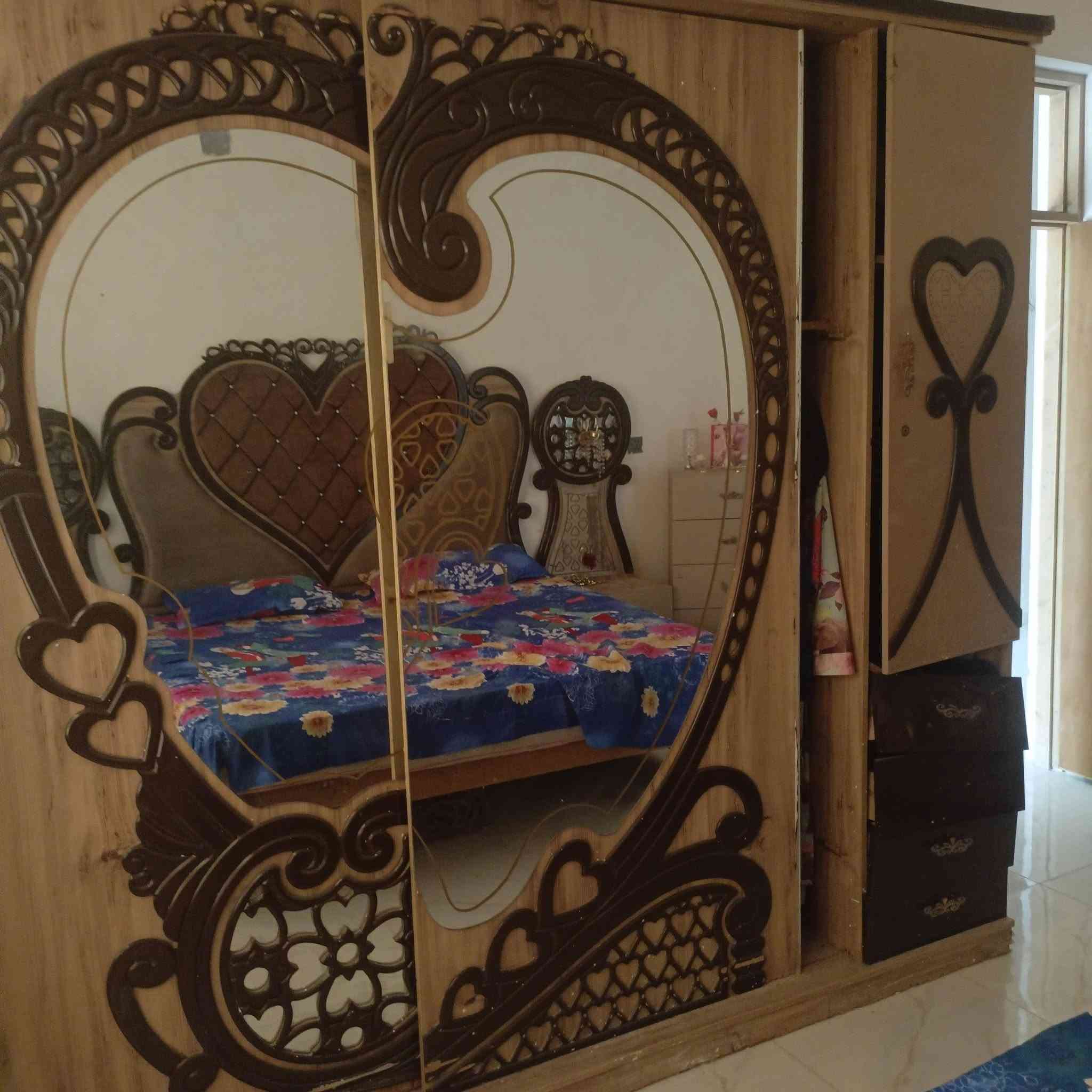سلام عليكم غرفه نوم تركيه للبيع سعر 450 وبيها مجال مكانه البوعيثه قرب معمل لغاز  ***********
