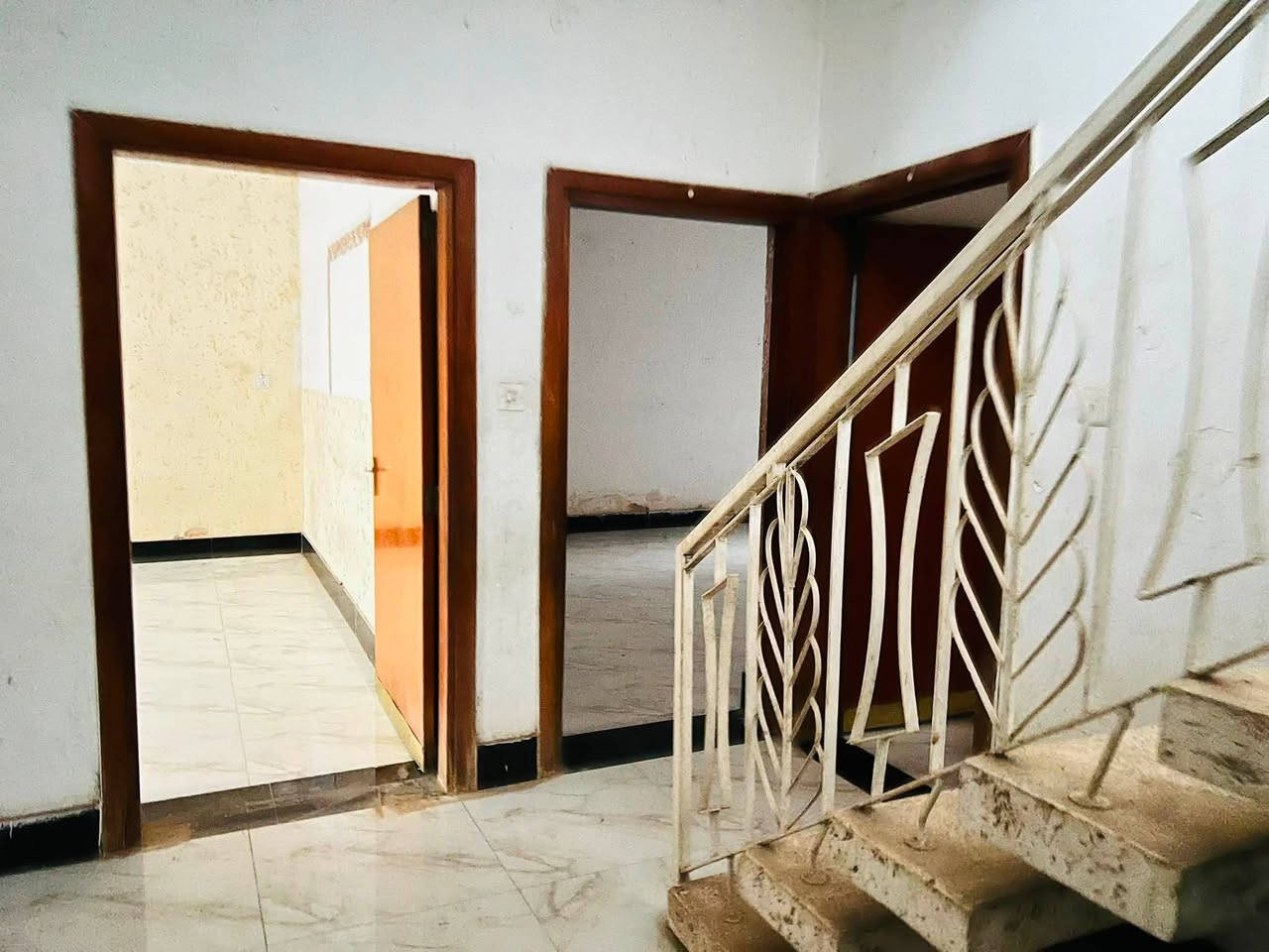 🏠#دارللإيجار//طابـــــــو صرف _🏠

🏗️📍المــــــــوقع//محيزم قرب شارع ٨٠ قرب المدرسه الأقدام يطل ع منتزه 

✏️المســـــاحة// ٢٠٠ متر 

🧱🧱طـــابق الأول // يحتوي ع 
٢ غرف نوم  ➕هول➕ صالة➕ مطبخ➕مجمعات صحية ➕مناور 2 ➕كراج سيارة كبير  ➕حديقه 🚙
🧱🧱طابق الثاني // ٢ غرفة نوم ➕كلدور ➕مجمع صحي بيتونه

 🏫📚نستقبل جميع عروض البيع و ترويجها بإعلانات ممولة 
      للمزيد من التفاصيل الاتصال او المراسلة خاص 

حسن السعيدي ***********  

حسين السعيدي ***********_ ***********
       
علي السعيدي ***********_ ***********

 📍موقع المكتب  📌 الحله - حي الامام علي(ع)  _مقابل مجمع الوافي
