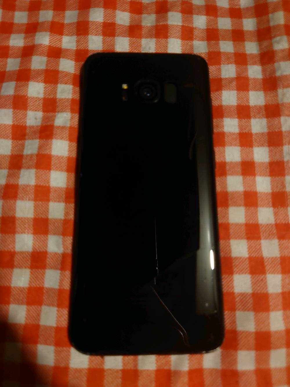 السلام عليكم 🌹
هاتف كلكسي اس 8 (Galaxy S8) فلاكشب 2017 بسعر فقط 75 ألف 💰
وأكيد بي مجال 🤝

📌 العيوب موضحة بالصور:
• ظهر مفطر 📍
• بصمة ضايعة فقط لا غير ❌

🖥️ الشاشة:
الشاشة بلادي مطبعة تيك توك وإنستا وطبع عادي، وطبيعي يصير بكل شاشات الأوليد 📱
والهاتف ما مبدل بي أي شي،
وبالوضع الداكن ماكو أي طبع يضهر، عدا اللون الأزرق الي فوق، وما مأثر 👍

🔄 وأقبل مراوس بـ:
📱 آيفون 7-8 بلس أو عادي
والسبب أريد أسوي له جلبريك 🍎

🚚 التوصيل: ما عندي، يعني المندوب عليك؛ ينطيني الفلوس وأنطي التلفون 💵📦

📍 مكاني: بغداد، شارع حيفا

📸 مواصفات إضافية:
• يصور 4K 60FPS 🎥🔥
• نظام OneUI 2.5 مستقر جداً ✅
• HadesROM Q، بورت من نوت 9

🔋 التلفون ما مبدل بي أي شي عدا العيوب، والبطارية حالها حال بطارية 5000 ملي أمبير، ما تصرف أبد 🔋😂

🔥 الهاتف بيع أو مراوس ومستعجل بي!
وأيضاً بي مجال 🤝
رقمي ***********