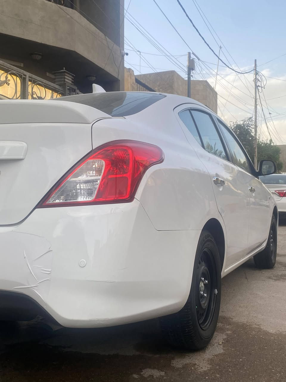 نيسان سني ٢٠٢٤ بيها طخه بسيطه بقبغ الجنطه موضحه بالصور ب ١٢٥ وبيها مجال هندي بليته زرگه باسم الق تاج البنوگ للاستفسار ع *********** /***********
