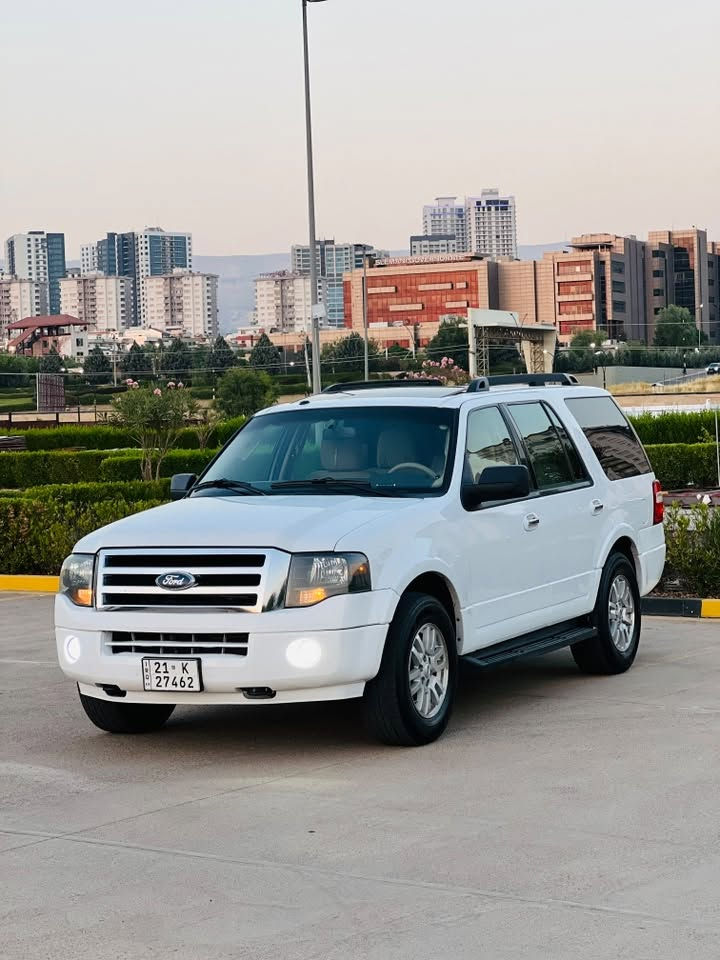 إكسبيديشن ٢٠١٣ • V8 ٥٤٠٠ • دبل 4x4
