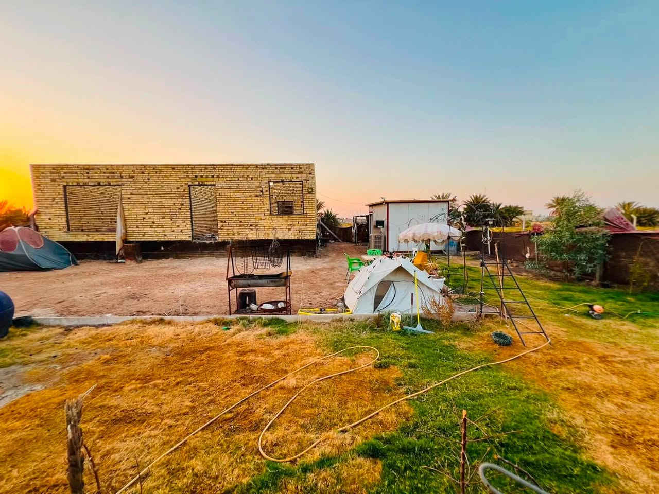 #هيكل مع عرصه_للــبـيــع  🏡   🏡 #الموقع الديوانية    قرب بانزيخانة الشموس  🏡
✅ طابو زراعي 
✅ سند ،25 
✅ مداور ثاني يوم  باسم المشتري 
📍 الموقع: مجمع الامير السكني 
📐 المساحة: 400 م²
🏗️ البناء: 2026  – )
يتكون الهيكل  من:
غرفة نوم  طول 8 وعرض 5 
صاله طول 8 وعرض 5 
مطبخ مفتوح ع الصاله 
صحيات
 تباع بالكامل مع الكرفان والمبرده والمولده  والشوايه مزوده بمنظومة كامرات 
——————————————-
#متابعة_الصفحة
#نستقبل_جميع_عروضكم
———————————————————
🔺#للاستفسار الاتصال   على ***********
