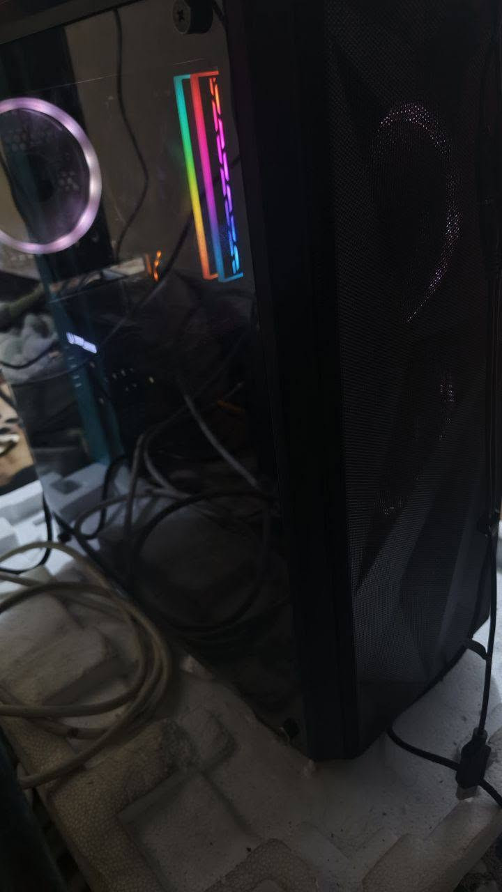 حاسبه دسكتوب للبيع
المعالج AMD R5 5600X رايزن 
كرت الشاشه RTX 3060ti للعلم اقوه من كل الكروت القبله والبعده 
الرامات 16 گيگه تردد 3200
بيهه هارد واحد 256g
باقي التفاصيل موضحهه بل صور
مع شاشه Ave ron full HD 180 HZ
و يو بي اس lamassu 1500va
وموس وكيبورد من ماركة msi
واي معلومه راسلوني هذا رقمي ***********

نص مكتوب في الصور:
- ١٣:٢٥ الجمعة، ٢٧ شباط
- العثور على إعداد
- النظام > حول
- مساحة التخزين
- 238 GB
- تم استخدام 147 GB من 238 GB
- بطاقة الرسومات
- 8 GB
- NVIDIA GeForce RTX 3060 Ti
- ذاكرة RAM المثبتة
- ١٦,٠ غيغابايت
- السرعة: ٣٢٠٠ MT/s
- المعالج
- AMD Ryzen 5 5600X
- 6-Core Processor
- 3.70 GHz
- Ali_SHR
- B450M DS3H
- إعادة تسمية هذا الكمبيوتر
- نسخ
- مواصفات الجهاز
- اسم الجهاز
- AMD Ryzen 5 5600X (3.70 GHz)
- معرف الجهاز
- A4BE23B8-FEB9-4C0B-8538-31AB80B1E551
- معرف المنتج
- 00330-80000-00000-AA797
- نوع النظام
- نظام تشغيل بإصدار ٦٤ بت، ومعالج يستند إلى x64
- القلم واللمس
- لا يتوفر إدخال باللمس أو بالقلم لجهاز العرض هذا
- ارتباطات ذات صلة
- المجال أو قاعدة المعارف
- حماية النظام
- إعدادات النظام المتقدمة
- مواصفات Windows
- الإصدار
- Windows 11 Pro
- 25H2
- تم التثبيت في
- ٢٠٢٧/٠٢/٠٣
- إصدار نظام التشغيل
- ٢٦١٠٠,٧٩٢٢
- تجربة
- حزمة تجربة مزايا Windows 1000.26100.300.0
- اتفاقية خدمات Microsoft
- شروط ترخيص برامج Microsoft
- CE
- بحث