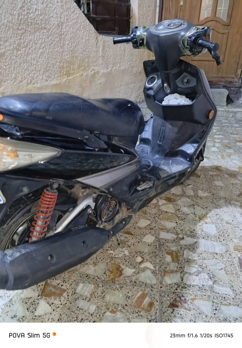 سلام عليكم شباب سكنس فحل نضيفة الدراجة رمبة جديدة ما بيهة اي شي ما مفتوحة صالهة خمس اشهر من زلهة من الرمبة اي استفسار ***********مكانهة بغداد فلكة حي نصر
