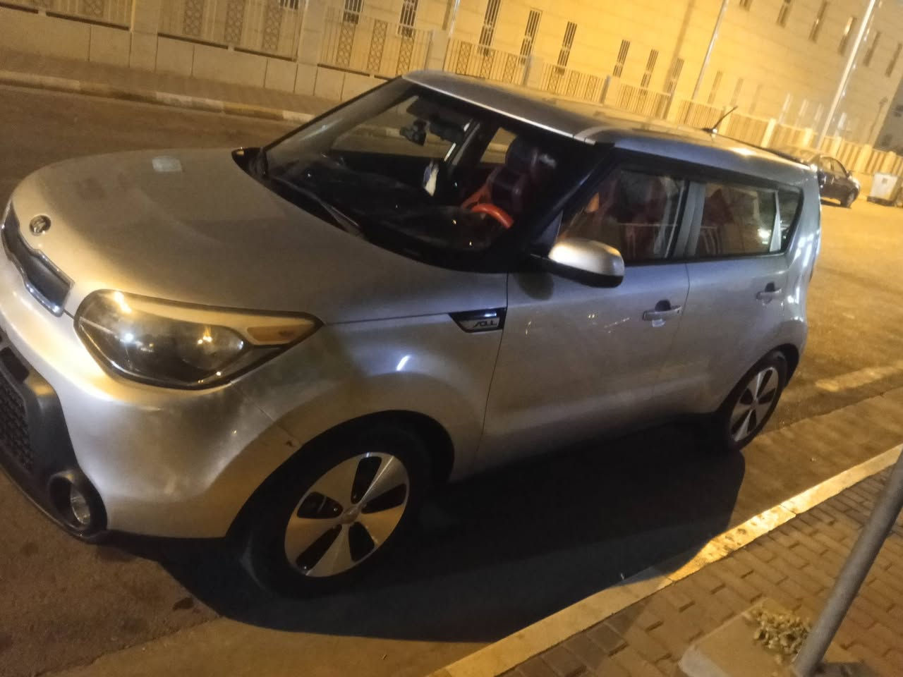 كيا صول للبيع موديل 2015 أمريكي حادثها جاملغ فقط عنوان الزعفرانية سيارة نظيفة صدر نظيف تحمل تاير جديد تبريد شغال السعر 117رقم الهاتف ***********
