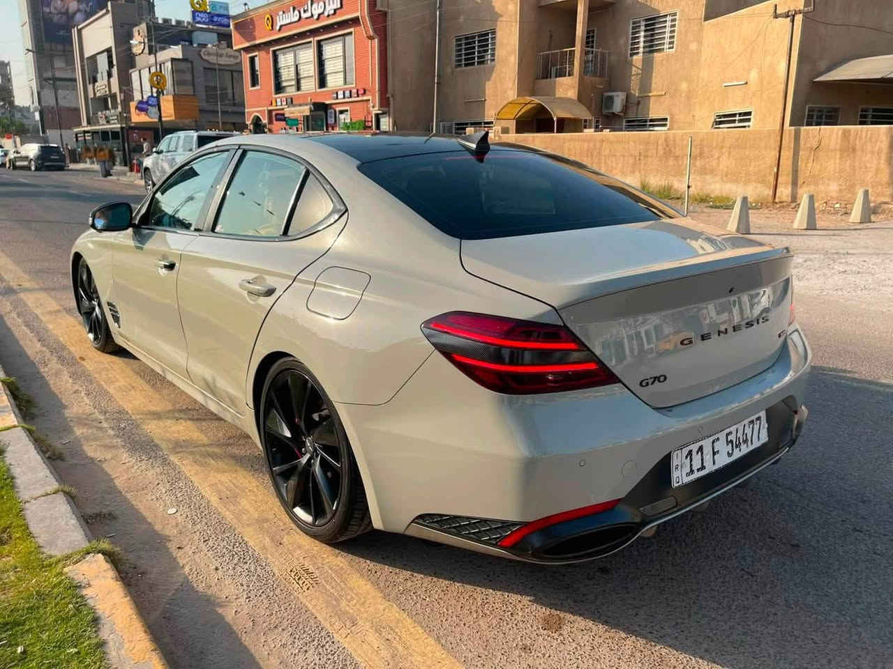 جنسز G70 سبوت  برستيج 
 2024 
ماشيه 13 الف فول مواصفات داخل احمر 

السيارة عليها لويات ماركة ايباخ 
سبورت برستيج 
حدادية ريسنك كاملة امامية وخلفية 
بولي واتر بمب وزن خفيف 
جهاز jb4 
بلكات ريسنك 
موديل ٢٤ 
حجم المكينه 3300 6 سلندر 
بيع او مراوس 
كامري 

حادث بنيد وباب السائق ومباوك الباب الخلفي 
الشاصي الايمن بي سحب فقط 
ايرباك استيرن وبردة
مكانه اليرموك اربع شوارع 
الاتصال *********** وتساب 
مرقم بغداد تحويل مباشر 
208 ورقات
