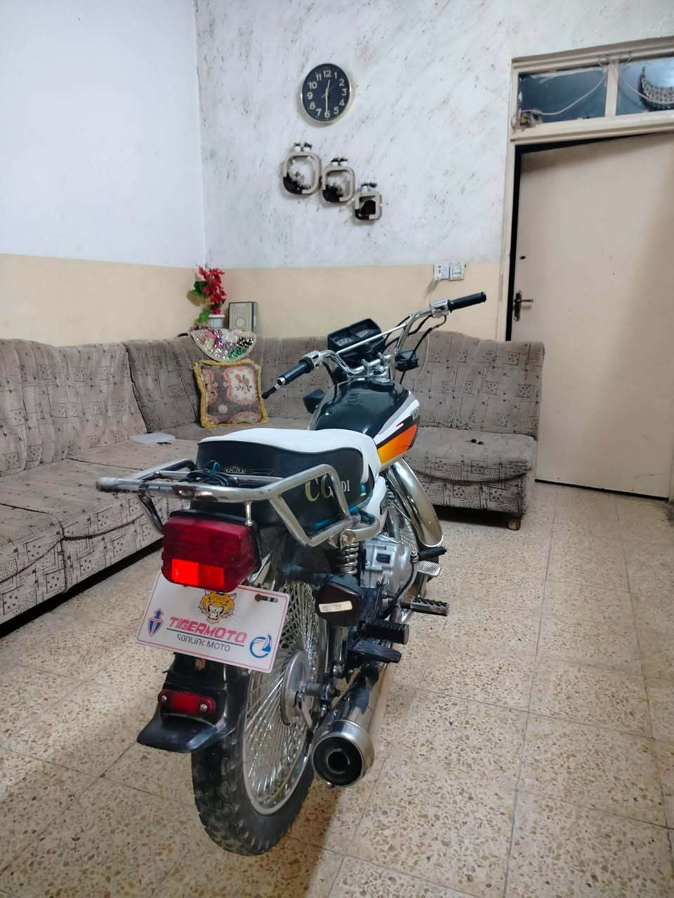 ماطور تايكر باب اول وزن ثقيل ٢٠٢٠
محرك مفتوح ع ايدي مبدل ولفات مال تفليش اصليه
محرك انطيك هوا شرط وكلجاتو نارر وماطور نضيف صبانه ما مضروب كدام العين (سعرو ٥٠٠)
#رقمي ***********
