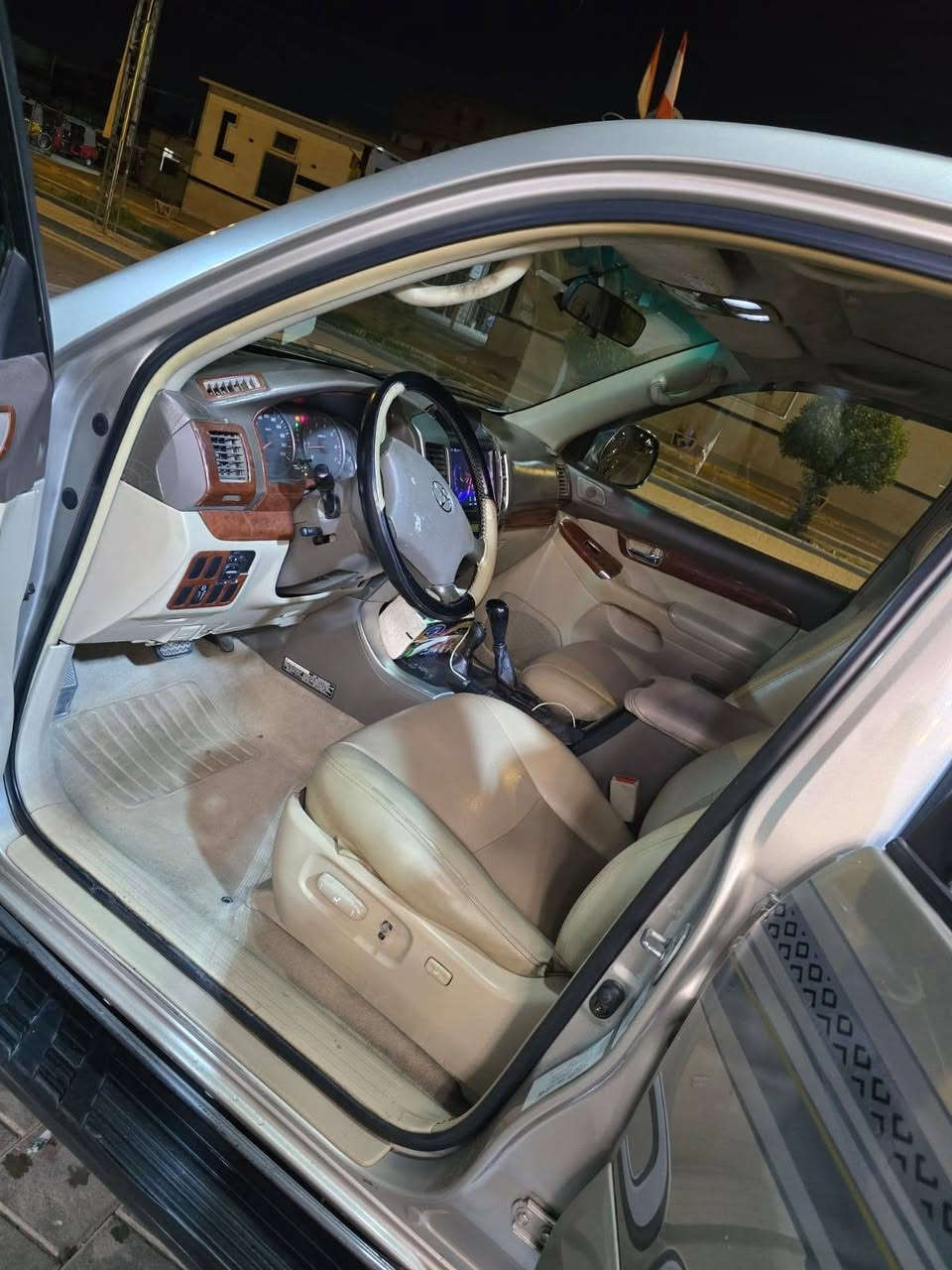 🚘 برادو 2003 للبيع
🔹 مصبوغة عام

🔹 تحتاج شوية ترتيبات

🔹 البيع على وضعها الحالي

💵 السعر: 115 ورقة 

📍 بغداد – الشعب

📞 ***********

السيارة موجودة للمعاينة، والجاد يتفضل يتواصل.
