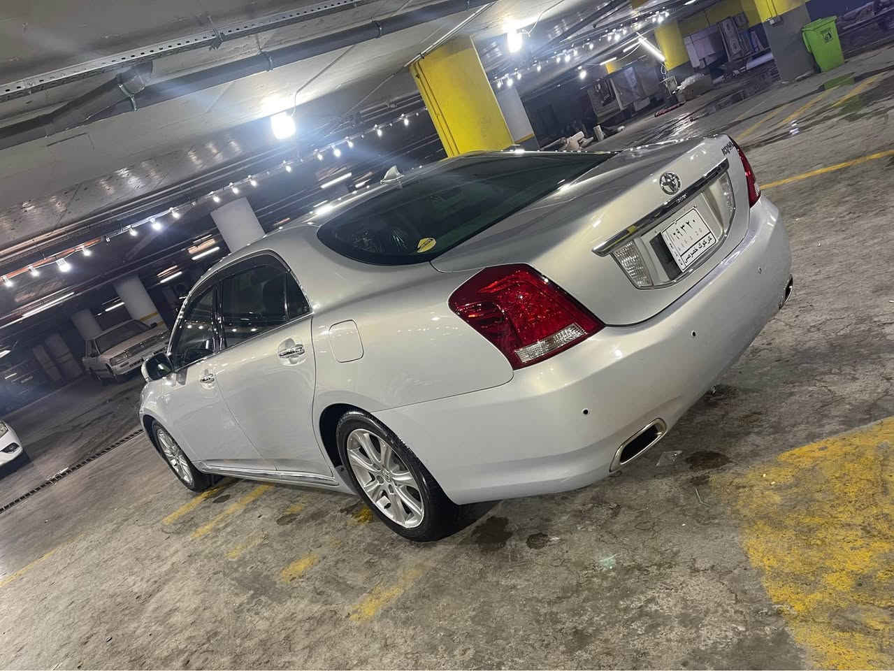 toyota majesta 2011
موسس  ٤٣$
فول موا سه فات به س به رده و جلدو سلايت نيه
مه كينه v8  ره نكى سلڤه ر به حرى
كاميره و شاشه و حاسه ى بيشو دوا
حه مامو بو ليش كراوه جامى بيشو دوا هه لكيراوه
جوارتايه و ويلى لوكى له زيره
ته بريدو كه رمى به شه رت
بريكى به سراوه 
كيرو مه كينه به شه رت *********** السليمانية, العراق
