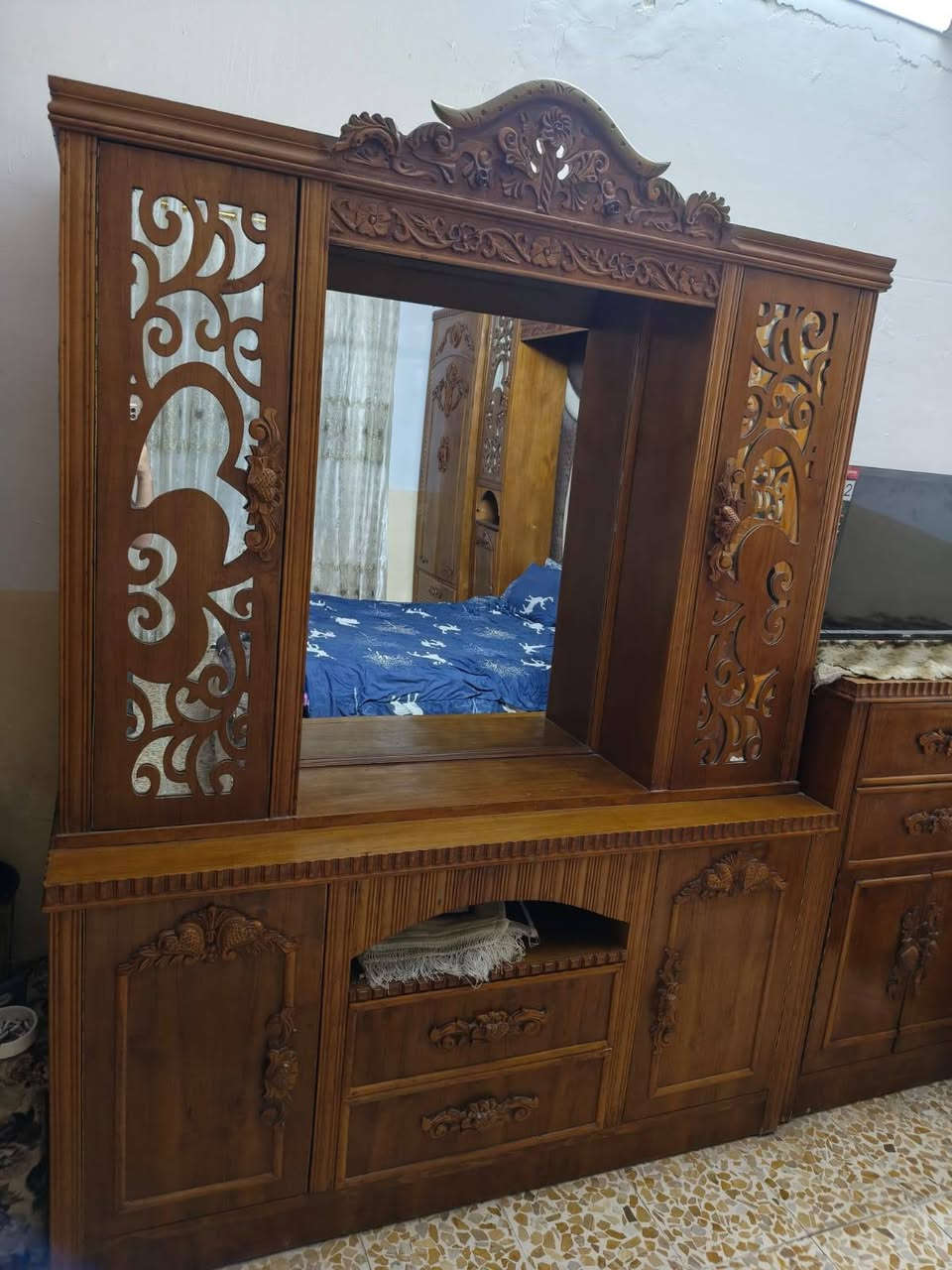 غرفه للبيع قنصور ست ابواب ملحق السعر 900 وبيها مجال رقم الموبايل
اسيا***********
كورك***********
