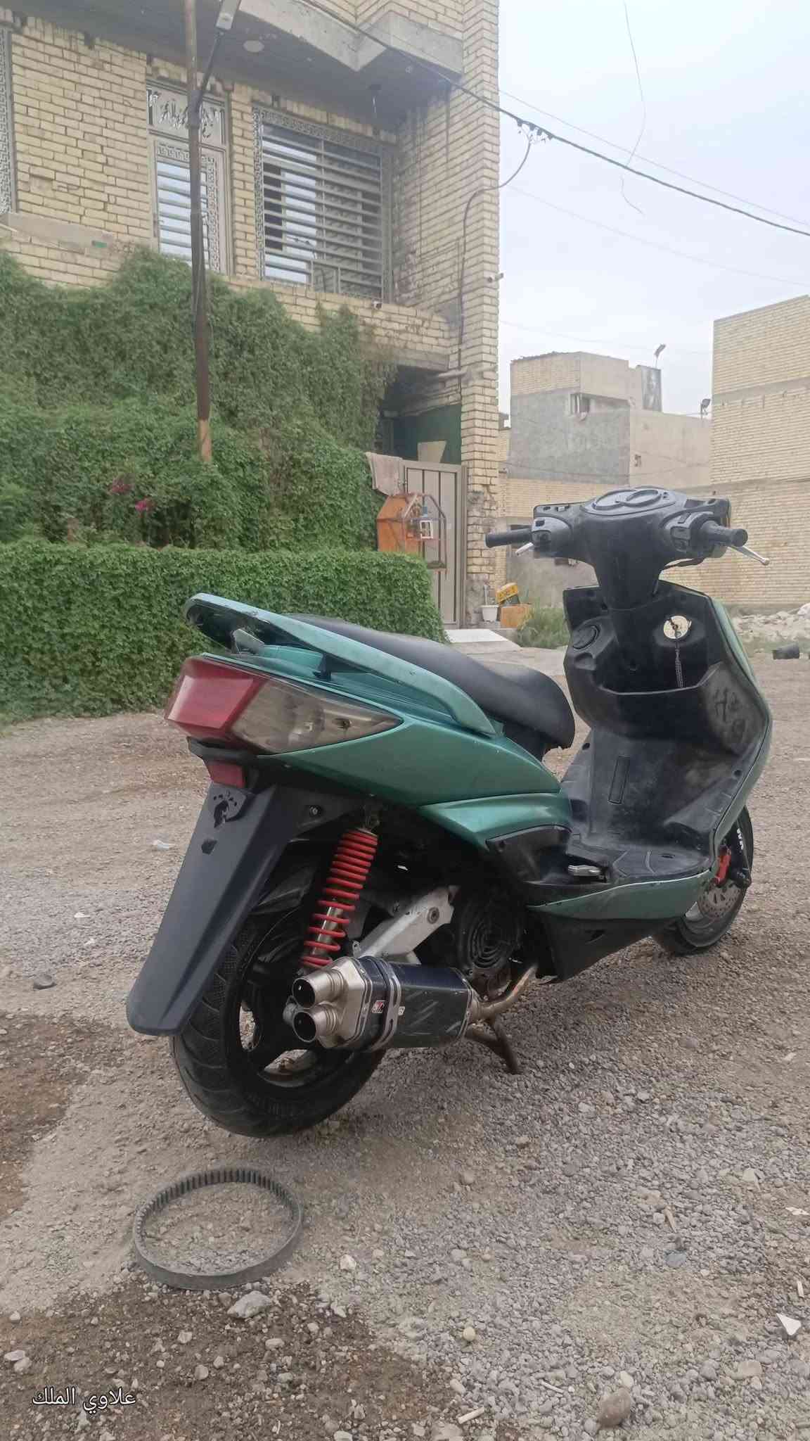 سلام عليكم
سكنس فحل 
طلاعات 
كلجات رياضي 
الامامي ابو دولار 
ولخلفي Rs
صالنصه رياضي حلكين دبل بوشه TM مال تي ماكس
دراجه شلعه معدل طياره
مكينه مكفوله ممفتوحه
كهربائيات كلها شغاله
منضومه زنون
دشبول شغال
فراك بريك رياضي
زوج تايرات جلاتين 
سعرها 550وبيها مجال
مكان الغزاليه
***********
***********

نص مكتوب في الصور:
- علاوي الملك