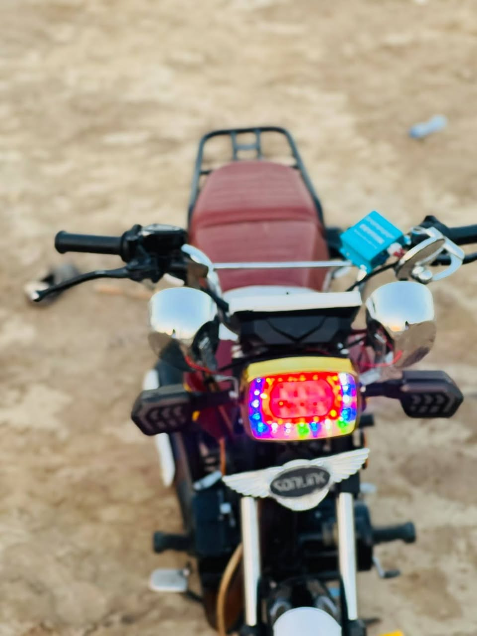 حبيبي لدراجه للبيع.🧲..!!
. اي حبيبي للبيع
كلبي ياموديل..🔭                   .  حبيبي موديل 24
مكينته شلونه...📿          .حبيبي مكينه جديدة كارتون ممفتوحه
حبيبي وين مكانك🙄. . .  حبيبي مكاني  بابل الشوملي
كلبي كلك لو اصولي...         . لا يروحي اصولي 
حبيبي شنو سعره 725      .  كلبي بيه مجال شراي فقط
الشراي يجي خاص وبي خير ويدلل ***********
