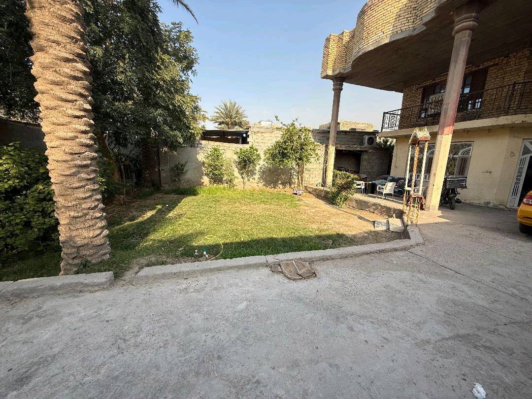 بيت للبيع مساحه ٦٥٠ متر زراعي العنوان بوب الشام قرية البوعليان المواصفات
٤ غرف نوم كبيره مطبخ واسع جدا استقبال كبير كراج يتحمل ٥ سيارات حديقه اماميه مساحه واسعه وحديقه خلفيه أيضا كبيره
السعر ١١٠ مليون وبيه مجال بسيط للشراي الاتصال صاحب الدار ***********