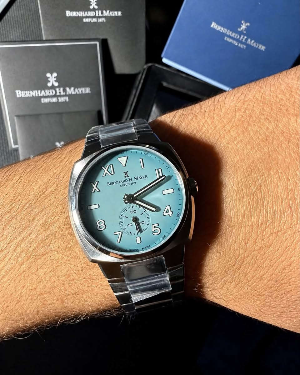 ⌚ ساعة Bernhard H. Mayer أصلية – OMNI Mint Stainless Steel

ساعة سويسرية أنيقة بقطر 36 ملم، مصنوعة من الستانلس ستيل، مقاومة للماء 5 ATM، وزجاج Sapphire Crystal. اللون أخضر نعناعي مميز، وحالتها جديدة وغير مستخدمة مع العلبة الأصلية والأوراق والضمان.

💰 سعرها في الوكالة 870 دولار

للتواصل مراسلتي على الخاص او واتساب 
***********
يوجد توصيل
