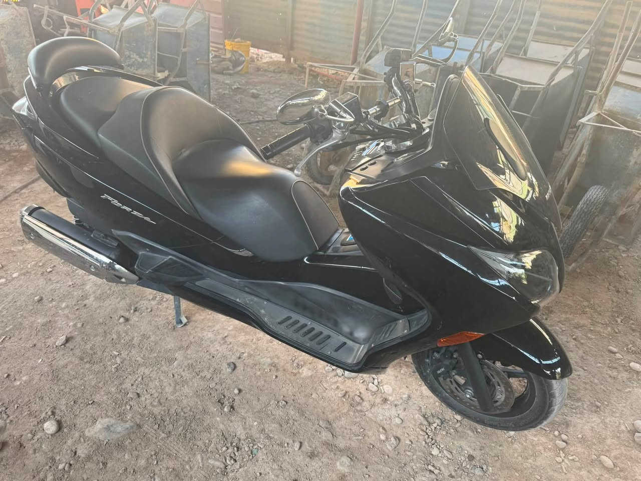 سلام عليكم دراجه البيع فورزه 010 رمبه صار شهر من جتي العراق مكفوله كفاله عامه فول موصفات السعر 22 ورقه و بيه مجال رقم صاحب الدراجه ‭***********‬
