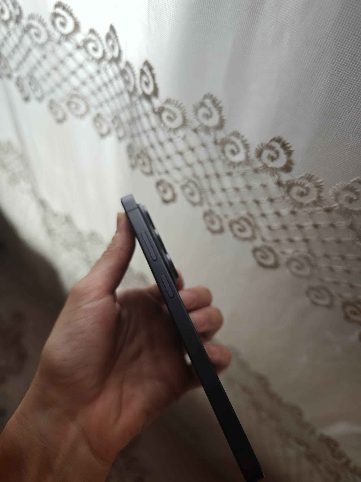 Sumsmug s26 ultra
مستخدم قليل نضيف كلششش مثل ما موضح
ذاكرة 256  لون اسود 
الكارتونة وكامل ملحقات كلشي وياه مع الوصل  مع كفرين هدية 
سعره 1250 وبيه مجال 
   ***********

