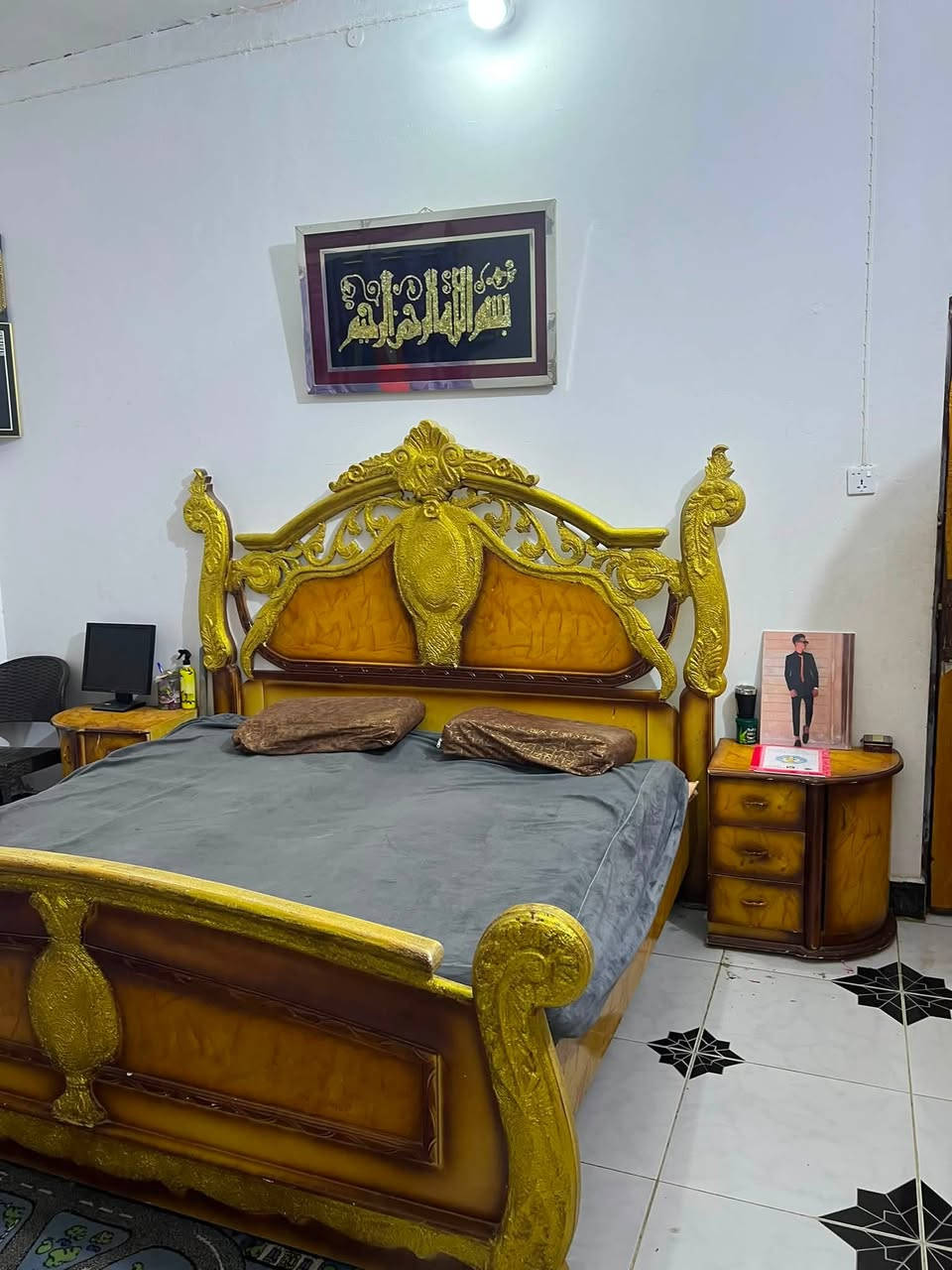 غرفة نوم 6قطع غرفه كلش قويه   العنوان البصره ابي الخصيب السعر 600 ما متواجد ع فيس وتساب وتصال فقط ***********
