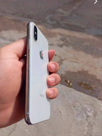 آيفون XS • ذاكرة ٢٥٦ • بطارية ١٠٠٪
