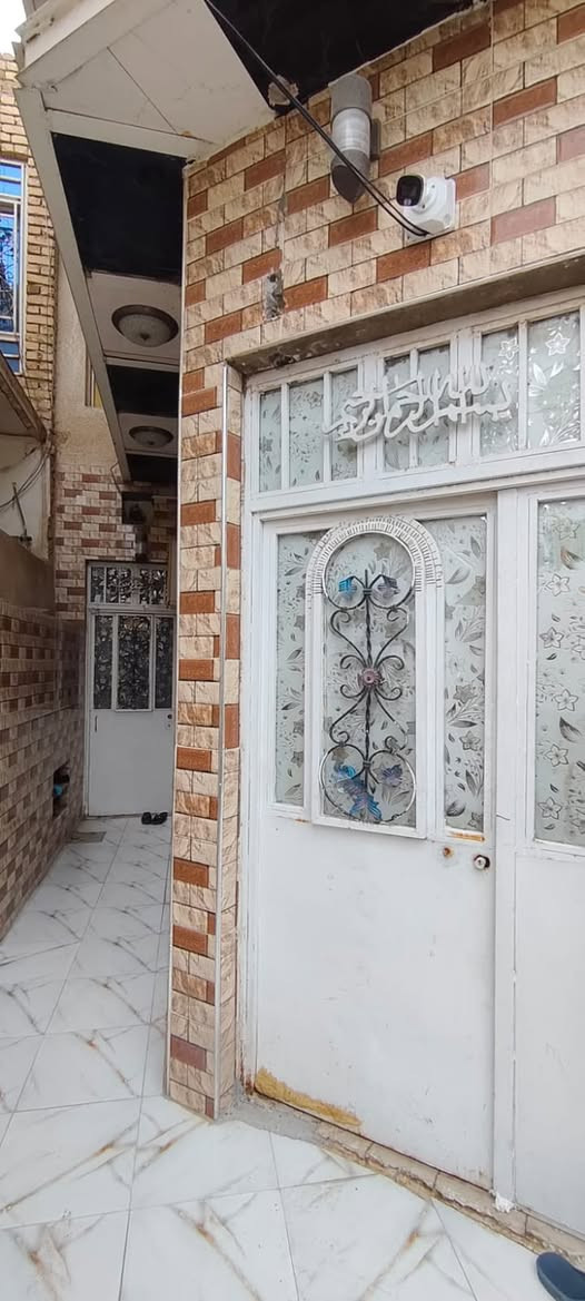 بيت ١٠٠ متر قاطين كامل مواصفات العنوان حي الفنانين قرب حي العسكري نهايت شارع ابو شاكر ***********سعر خاص
