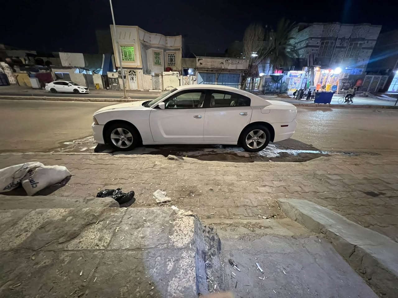 جارجر ٢٠١٤ • بدون ايرباك • لايت زنون