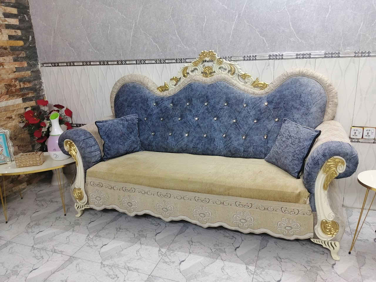 تخوم لبيع ويا كوشات عشره مقاعد سعره 450 الاتصال على رقم ***********
