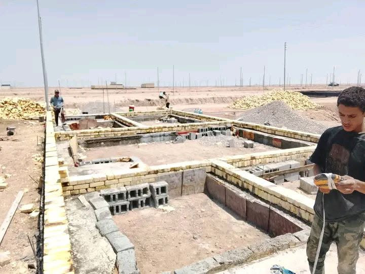 كادر متكون من خلفات بناء هندسه وخلفه عكاده وخلفات لباخ شغل هندسه يرضيك ويرضي الله داخل البصره حاليا ***********
