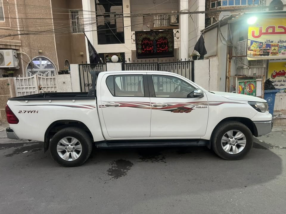 السلام عليكم
للبيع بيكم هايلوكس 
بيها صبغ بل ذيل كد شبر 
وبيها بارد جدا قليل بل جاملغ الأمامي 
فور ويل 
موديل 2016 كويتي 
ماشيه 174 الف 
رقم بغداد بسمي شخصيا 
مدوشم ارضيه وكشنات
تخم تاير جديد 
تبريد قطعتين 
مكان السياره بغداد الشعب 
السعر 225 وبيها مجال للشراي 
للاستفسار ***********
