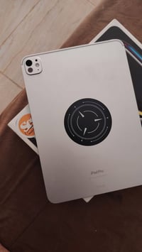 للبيع ايباد M4 بطاريه 100 دورات الشحن 32 نضافه 💯  ذاكره 256  كامل ملحق...