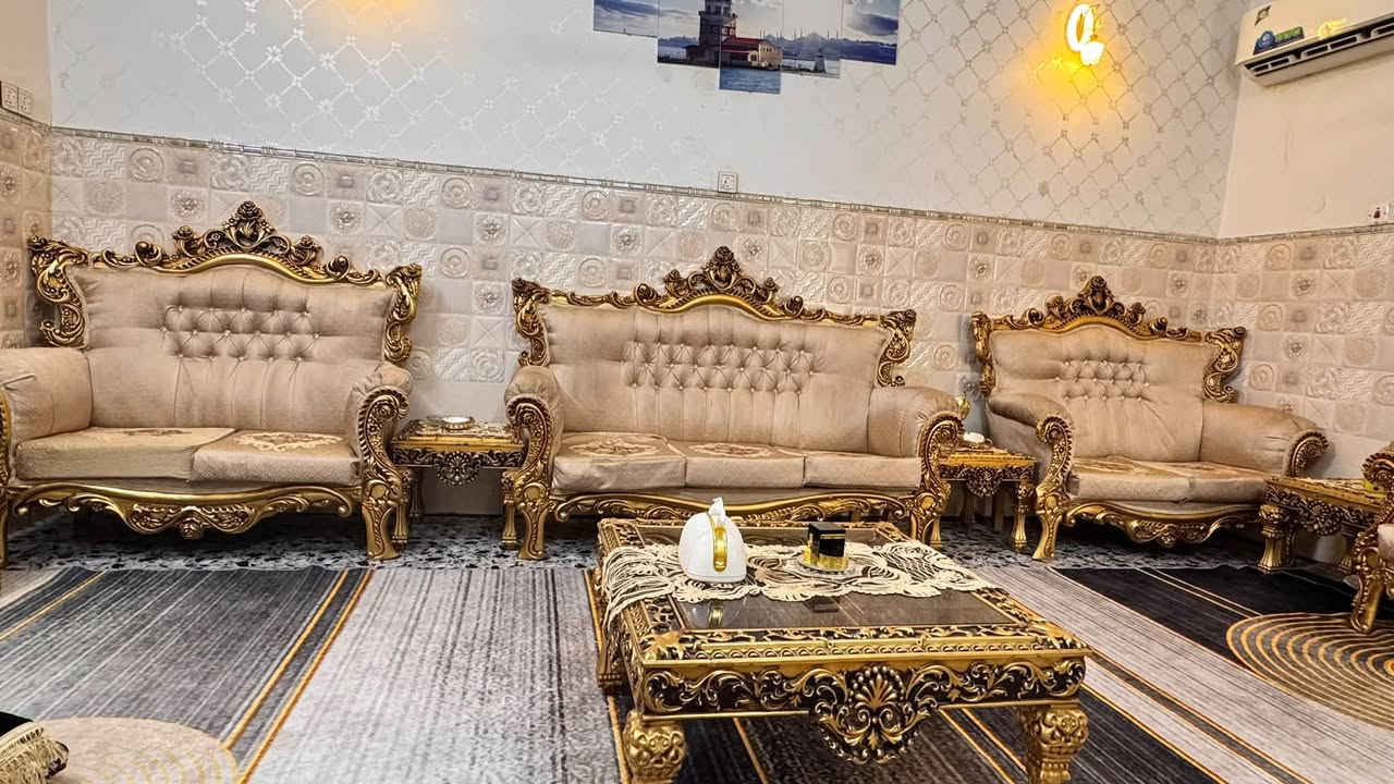 تخم ملكي • ١٥مقعد • ٤طبلات