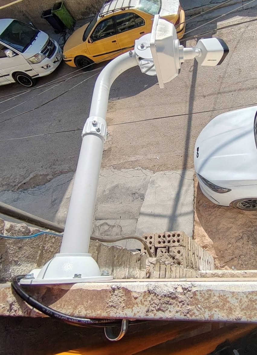 تم بحمد الله تنصيب منظومة كاميرات لشركة هيكفيجن
مكان العمل / الدوره

المنظومة تتكون من :
1- جهاز dvr يشغل 4 كاميرات بدقة 2 ميكا. 
2- عدد 4 كاميرات بدقة 2 ميكا تصوير ليلي نهاري ملون. 
3- عدد 4 بوكس استراحة للكاميرات. 
4- عدد 8 فيش bnc. 
5- عدد 8 فيش dc. 
6- عدد 2 ستاند كاميرا بطول (30-60 cm). 
7- جهاز UPS يشغل 8 كاميرات. 
ملاحظة : تم ربط المنظومة على الإنترنت لمشاهدتها في اي وقت و اي مكان. 
 

-----------------------------

مستعدين لتجهيز وتنصيب جميع كاميرات المراقبة  كافة المواقع( منازل _ محلات _ شركات )  للاستفسار يرجى مراسلة الصفحة
أو الاتصال على الرقم التالي :
***********
***********
قتيبه الشمري 

تابعنا على الانستكرام ( cam_q97 ) 
تابعنا على التيك توك ( cam_q97  ) 

العمل داخل بغداد فقط
