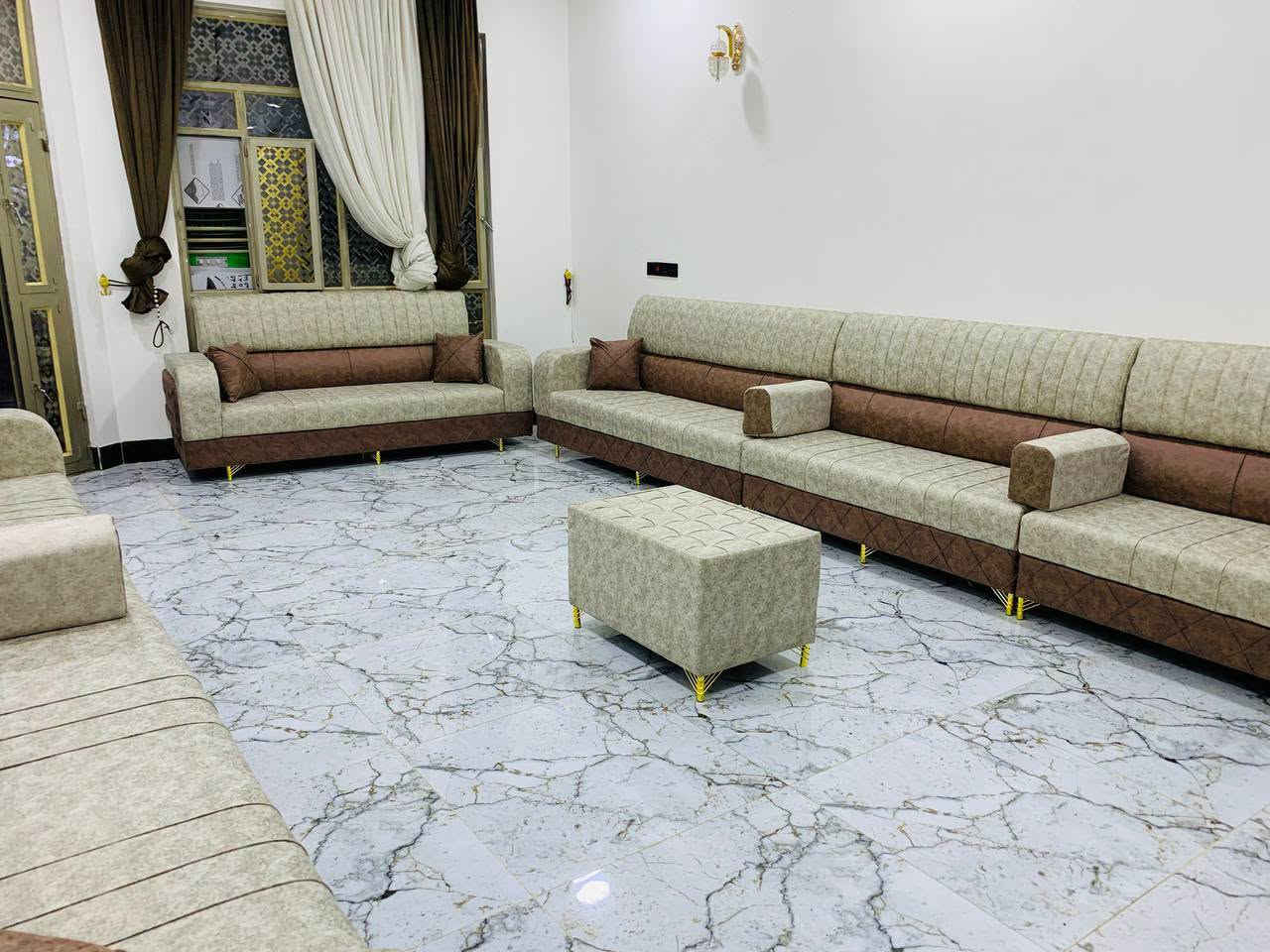 معمل ومعرض شمس الدجيل 💯💯
وبالعافيه وشايفين كل الخير 💫💫 

موديل ديوان للأستقبال يجمع بين الفخامة والجاذبية بلون الجوزي وألاوف وايت تصميم يلفت النظر .
وكان العمل حسب طلب الزبون من أختيار التفاصيل والألوان المميزة والجميلة. 
💯💯💯💯
كما يوجد لدينا عمل كافة الموديلات للتخم والديوان يتم العمل بأتقان التصميم والعمل بأيادي أفضل النجارين وأروع المصممين والخياطين بشرط خشب بلوك اسود وأختيار المواد عالية الجودة والأسفنج مميز اول مع طبقه بولستر طبي والقماش المقدف درجة أولى وبشرط تكون كل التفاصيل أفضل من العمل التركي من نجاره ودوشمه والفنش عند تقفيل التخم يعني الحمدالله شغل يرضي الله والزبون موديلات التقجيج اليدوي درجة أولى كل التفاصيل تكون بشرط ١٠٠%  وتجي وشوف المعمل والكادر والشغل بعينك وبعدها يتم الاتفاق على كل التفاصيل ...... وأدخل للصفحه وشوف كل اعمالنه  💯 
💫ويوجد بيع بالقسط 💫

📍 العنوان: صلاح الدين – الدجيل
بجانب ساحة عصام للأخشاب – قرب حسينية أم البنين
📞 للاستفسار والطلب:
*********** (واتساب / موبايل)
*********** (موبايل)
