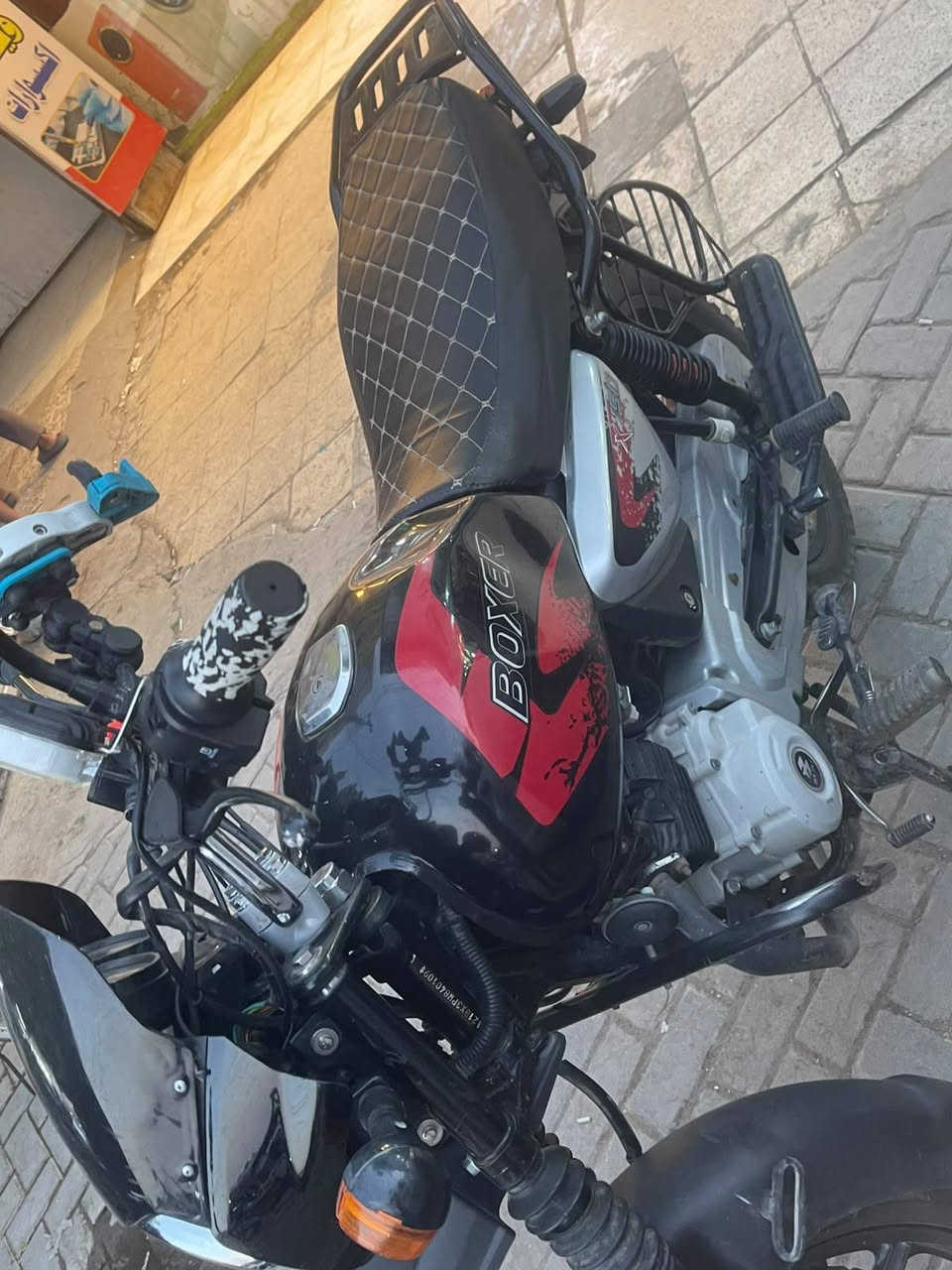 سلام عليكم بوكسر موديل 23 اوراق كامله العنون بغداد الحسينيه مال رشديه رقم الهاتف ***********
