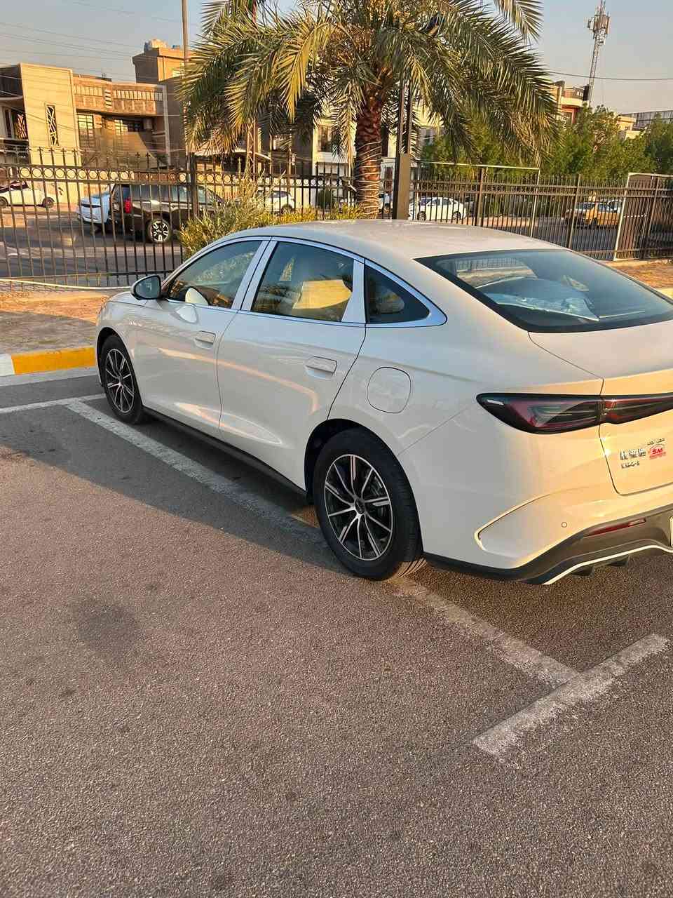 سلام عليكم byd ٦ سيل سنة ٢٥ ماشية ٢٠٠٠ أخ زيرو مكفولة السعر ٢٦ مليون قليل المجال تلفون ***********
