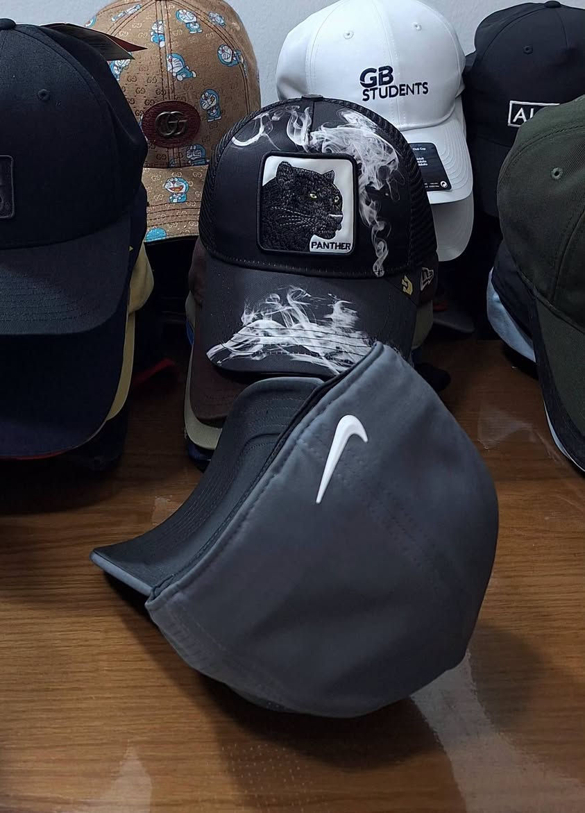 ماركة NIKE أصليه وكاله
خامه وتربروف جدا راقيه
قياس فري سايز
*********** واتساب مسنجر
يوجد توصيل
