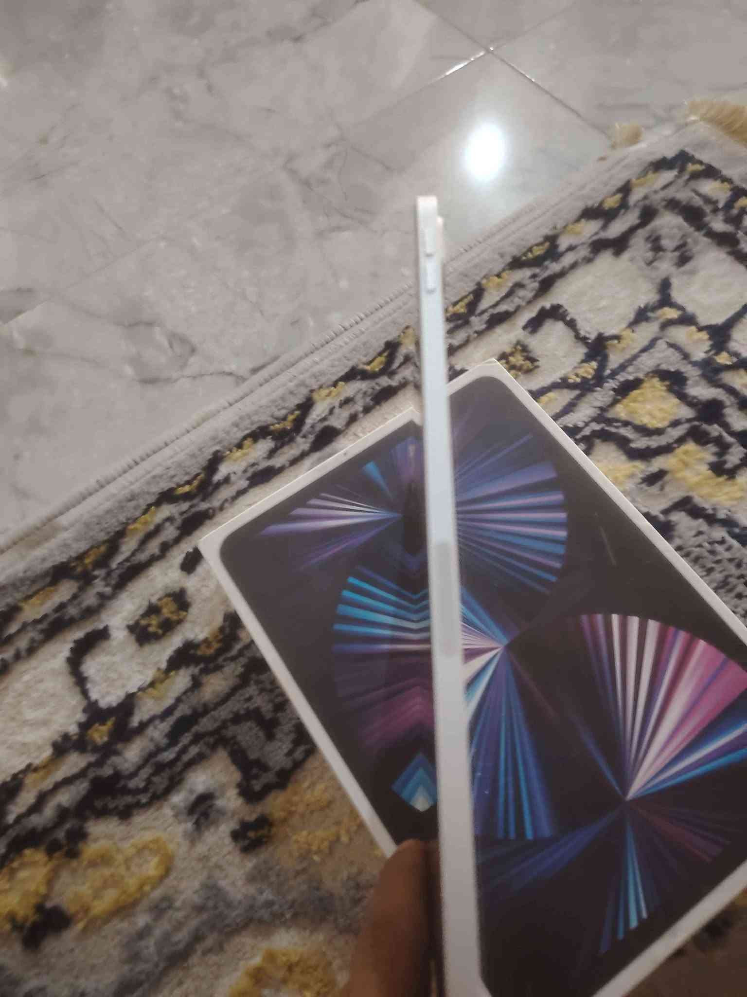 آيباد M1 • ١٢٨ • كسر بالگلاسه