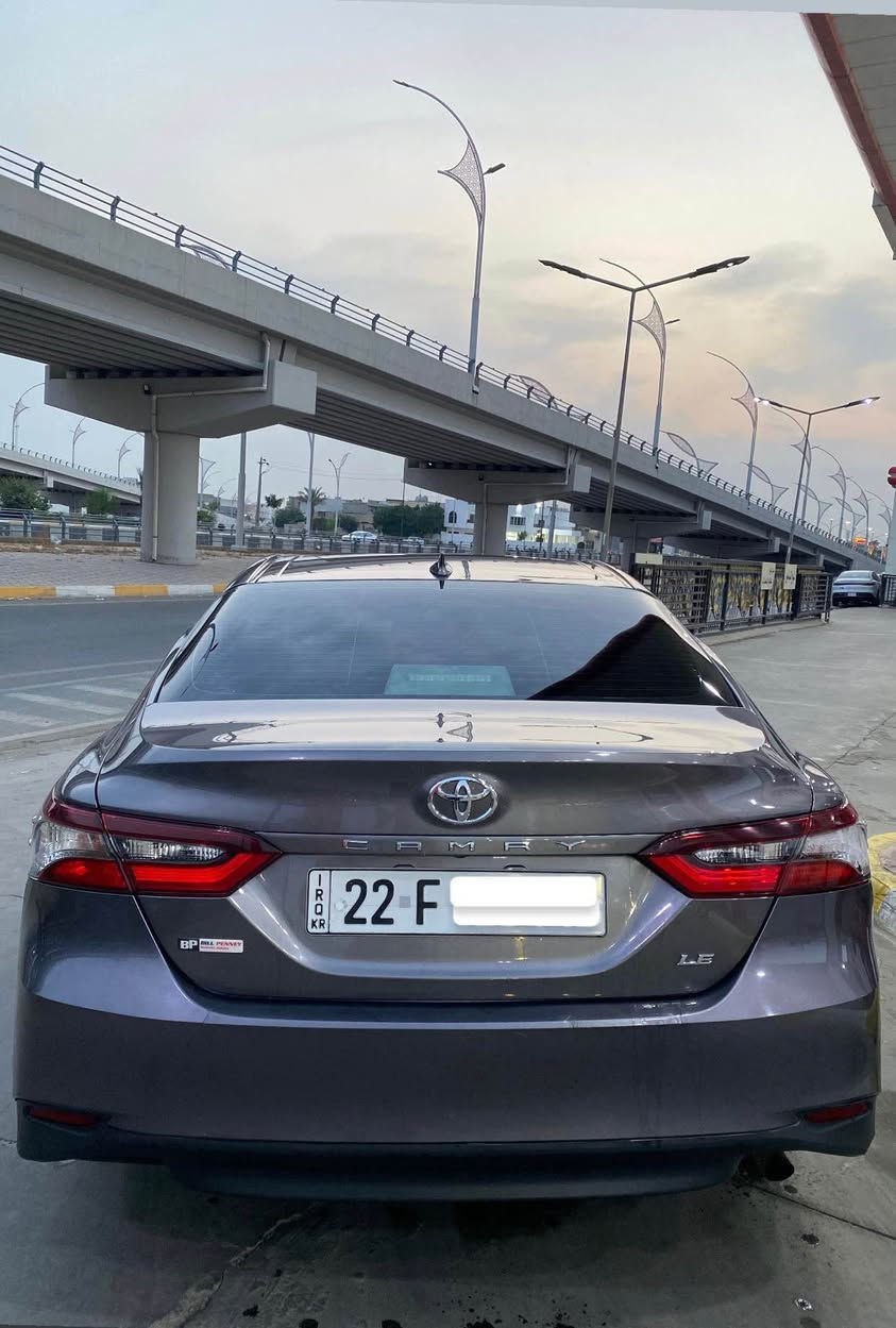 كامري LE • ٢٠٢٢ • ضربه خلفية
