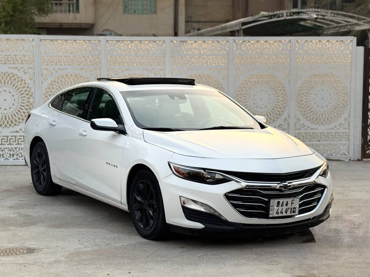 السلام عليكم  شفروليه ماليبو2023 للبيع او المراوس BYD/النترا/كورلا/
🔴🔴🔴🔴🔴🔴🔴🔴🔴

شفروليه ماليبو 2023 (LT2 بلاك توب) - فول مواصفات
للبيع أو المراوس (بي واي دي / النترا / كورلا)

المعلومات الأساسية:

الموديل (سنة الصنع): 2023

المسافة المقطوعة: 43 ألف ميل

المحرك: 1500 توربو

ناقل الحركة: گير 7 سرعات

المواصفات العالية:

داخل أوف وايت ملكي ونظيف جداً

تدفئة كشنات

تبريد قطعتين + تبريد مناخي (منفصل)

شاشة كبيرة نظام (إيباد) لمس

كاميرا خلفية دوارة

بصمة تشغيل + بصمة بيبان + بصمة جنطة

نظام التشغيل عن بعد

تحكم ستيرن متكامل + مثبت سرعة + تحكم صوتي

نظام رادار وحساسات أمامية + نظام هوت ستوب

نظام AutoStop الذكي لتوفير الوقود

منافذ شحن متطورة USB و Type C

ويل كب حجم 19 الأصلي (مال فئة بريمر)

تفاصيل الحادث والضرر (للأمانة):

السيارة وارد أمريكي (أنا المستورد المباشر للسيارة).

الضرر: جاملغ وبنيد فقط، وبدون أي ضرر بالدواخل نهائياً.

الأيرباك: مرجع سيستم شركة بالكامل.

ملاحظة إضافية: يوجد طخة بسيطة في الباب (بعدها ممصلحة) كما هو موضح بالصور.

للأمانة: السيارة بوضعية ممتازة جداً، ومن يوم الذي اشتريتها ما فاتح بنيدها (ما تحتاج أي مصاريف).

السعر: 125 ورقة (وبي مجال طيب للشراي)

الرقم: سليمانية (تحويل ثاني يوم مباشرة باسمك)

للتواصل والاستفسار:

رقم الهاتف: ***********
