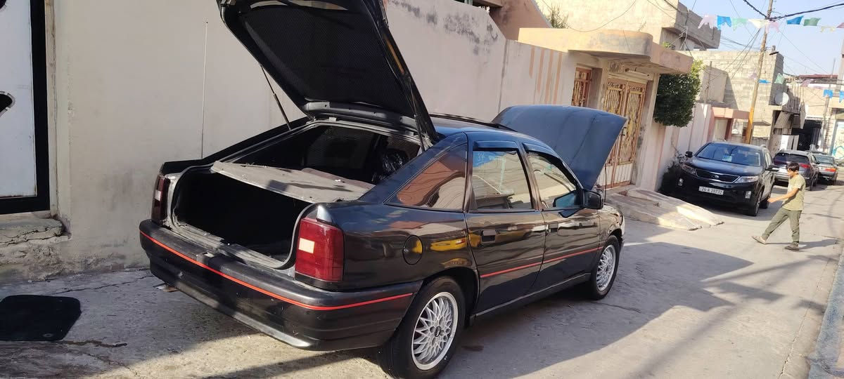 السلام عليكم للبيع قبل كلشي اقرا المنشور وخابرني سياره مال جناي جاهزه للأخير اوبل فكترا للبيع حجم 20i GT شرط جديده السياره  من الشركه رياضيه وارد ياباني اصل تبريد بس بي نقص بور ستيرن وفتحه سقف أي بي اس اربع دسك ويلكب عنكبوت بلادي حجم 15 هوا والتايات جدد قبل فتره شديتهم صالنصا رياضيه من الراس لراس ومسجل وسماعات مال افانتي جدد ويرمنيه كلها كامله حتى الكلوب مال بوند ومال نفاضه شغال مصبوغه عام الجماليه بدون اي ضرر مكاني موصل الجديده رقمي ***********وبي واتساب السعر 41وبيها مجال بسيط 🇩🇪🔥
