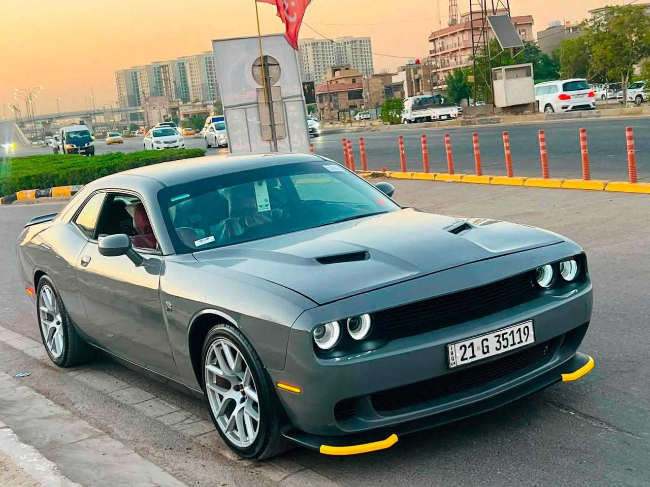 سلام عليكم سيارة چالنجر موديل 2019 حادثها سرقة كله موجود بل منشور حته صور السونار شوف المنشور زين قبل لا تتصل بدون دواخل وبدون شواصي ايرباكات سليمه ماشية 108 محرك 3600 ممفتوح ع كفاله تخم تاير وتخم ويل جديد سيارة كامله متصرف عليها فقط صدرها الخلفي نص عمر للامانة السعر جداً مناسب اذا شراي اتصل وتشلع عيوني *********** ما عندك رصيد رمش واني اتصل بعد ماكو هيج دلال
