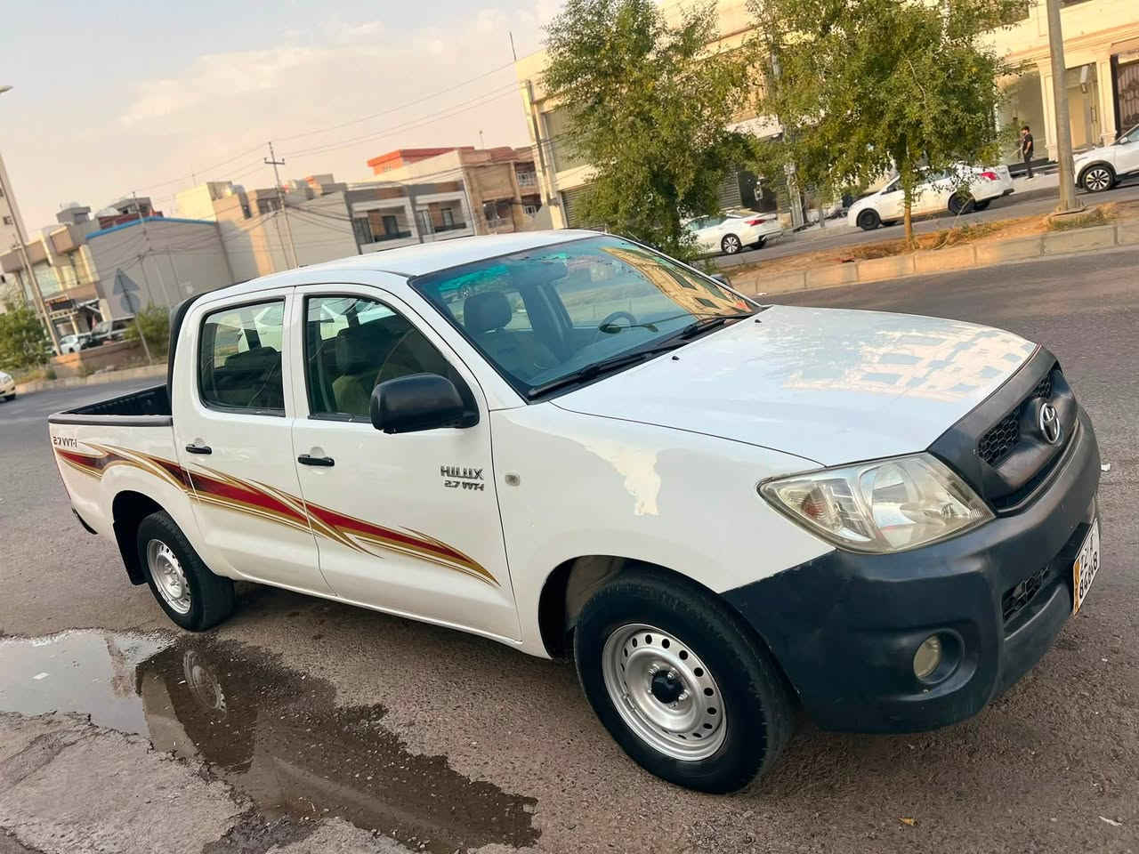 TOYOTA 2010
*********** 
دوو جێی بچووکی سبوغە جێیەکی بچووکی تەعدیلە
مەکینە نەکرایتەوە 
٢٠٠ هەزار ڕۆیشتیە
١٥٠ وەرەقە
