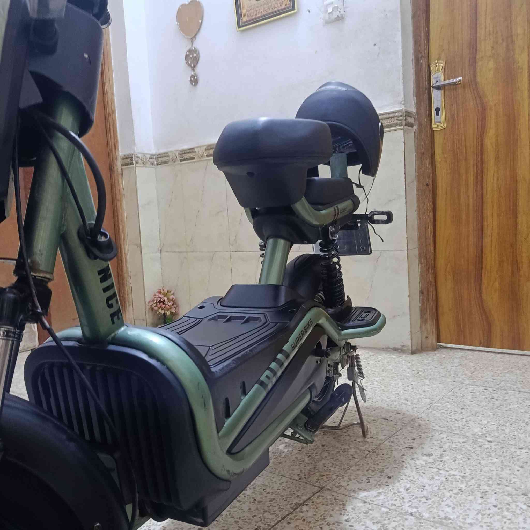 النجف الاشرف حي السلام
دراجه بريمر حجم 14 SUBER BIKE 

فولل مواصفات دراجه جديده بعدهي شخط مابيه 

ديجي عالي + اشاير + هورن قوي + لايت ولد عالي  بطاريات جدد 
ملف بعده وضع الوكاله 
دراجه نضيفه وما متعبه ابد 

رايده ب 275 وبيه مجال دراجه تسوه 

متواجد ماسنجر 
رقمي ***********

