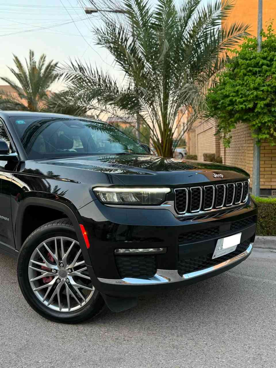 السلام عليكم 
جيب 2023 Limited اعلى فئه فول 1/1 
بدون اي ايرباك
رقم بغداد 
موصفات 
بانورما 
بصمه 
بصمه ابواب 
جنطه كهرباء 
سبعه راكب
كشنات منفصل 
رادارات فول 
انظمه قياده 
فورويل 
كشنات خلفيه منفصله 
كشنات ميموري 
قياده ذاتيه 
حساسات 
توقف ذاتي 
اوتو بارك 
اوتو هولد 
كشنات اماميه خلفيه تدفئه 
شاشه كبيره 
سستم صوت 
كامرات داخليه
ستيرن تدفئه 
وبعد بيها هواي مواصفات

سياره وضع الزيرو بعدها بالجيس گير ومحرك وصدر وتبريد كلهن كفاله عامه وتخم تاير جديد دينار متصرف عليها يعني سياره ما شاء الله كلش جديده 

سياره بدون اي حادث او ضربه جتي بيها قطع مسروقه ومشدودات قطع اصليه لا صبغ ولا قطع تجاريه كلها قطع اصليه بشرط السونار بيبان وجاملغات وبنيد كله اصلي وبدون صبغ يعني السياره كلها 

رايدها ب255 وبالعافيه على الياخذها ورجاءً اذا مو شراي لتعلق وتعبني كلمه طيبه منك واعبر المنشور حبيبي انت كلشي اكو بالسوك 🤍
مكاني الوزيريه
للاستفسار ***********
