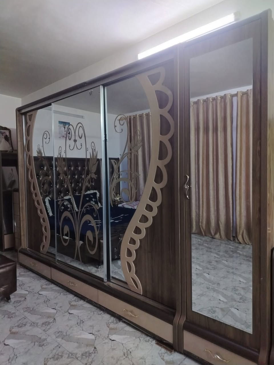 غرفة نوم تركيه 9 قطع سلايت 
المكان بغداد المحموديه 
السعر 600 الف وبيها مجال 
تواصل واتساب فقط *********** (ما اجاوب تعليق)
