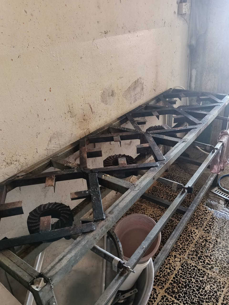 للبيع شوايه دجاج وملحقاتها مستعمله اربع اشهر السعر مليون وربع وبيها مجال ***********
