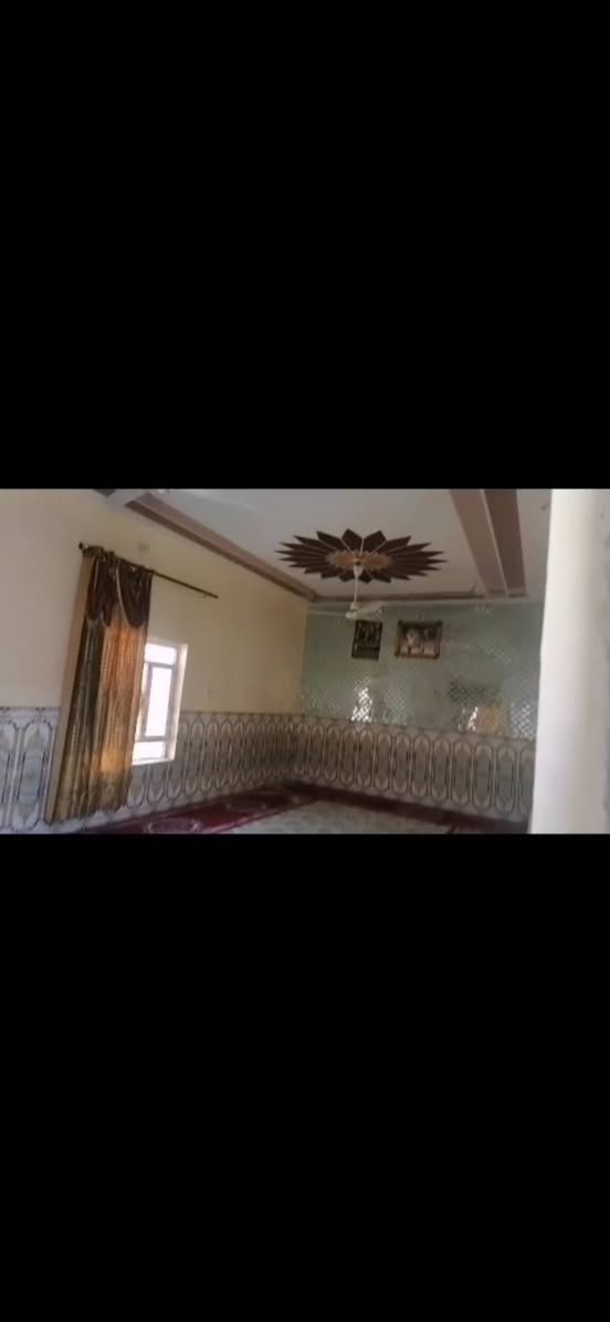 بيت زراعي مساحته 250متر بناء طابوك جاهز 
سعر 39وبي مجال 
تصال عل هاذا الرقم***********
