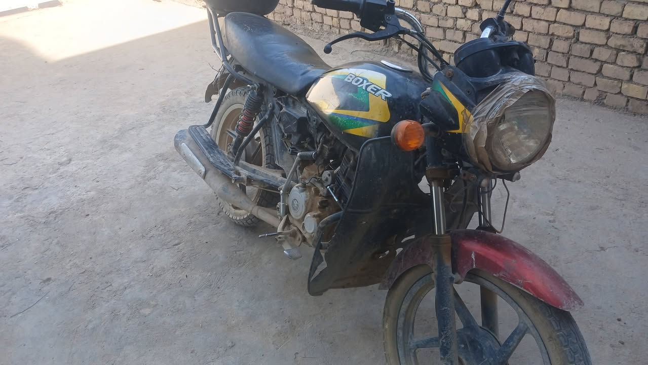 سلام عليكم دراجة بوكسر للبيع كوم حديد سعر 600 وبيهة مجال مكان بغداد ***********
