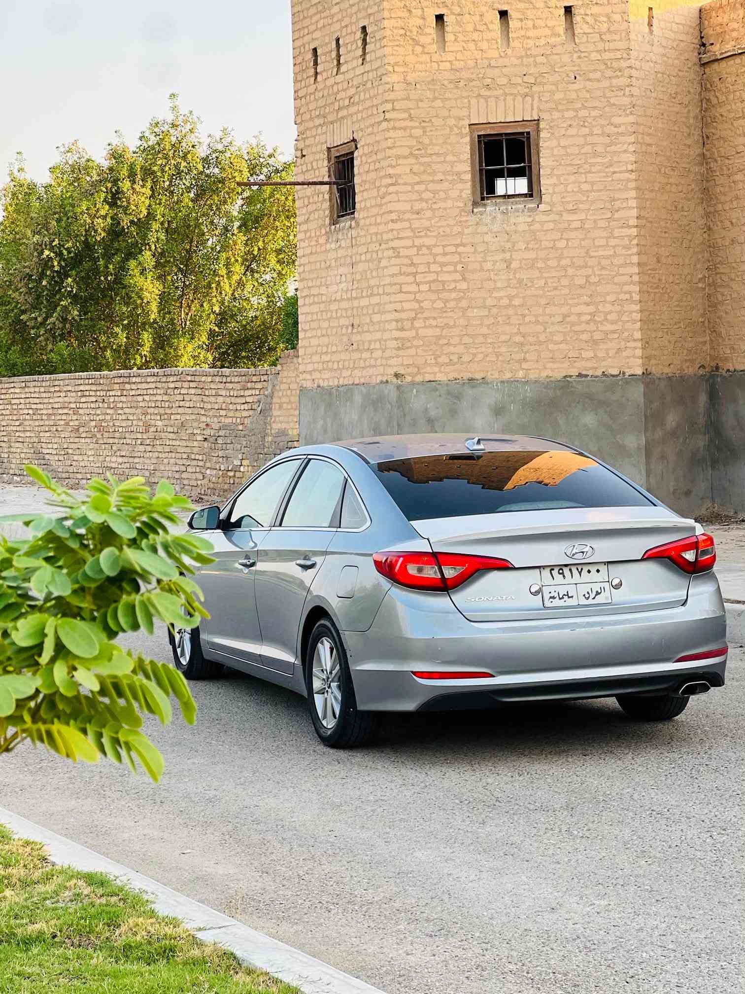 سوناتا موديل 2017 بسعر مناسب رقم سليمانيه مداور او وكاله
وارد أمريكي  السياره جديده وما بيه نقص جاهزه من حداديه تخم تاير كير مكينه تبريد

حادثه تلاث قطع بدون اي داخل بدوان اي تبديل السياره كله ليبل واحد 

المواصفات 
تحكمات استيرن 
 كشافات 
لايت زنون 
تلاث انضمة قياده 
ايكو 
اسبورت 
عادي 
كأمره خلفيه 
حساسات 
وباقي المواصفات معروفه 

السعر103وبيه  مجال بسيط 

مكاني بابل  الحمزه الغربي

للاستفسار اتصل على هاذا الرقم 
***********
