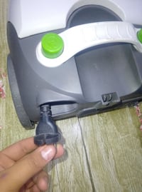 مكنسه للبيع وغلايه لمكنسه شغاله ويخبل كنسهه  ولغلايه شغاله ويخبل شويهه...