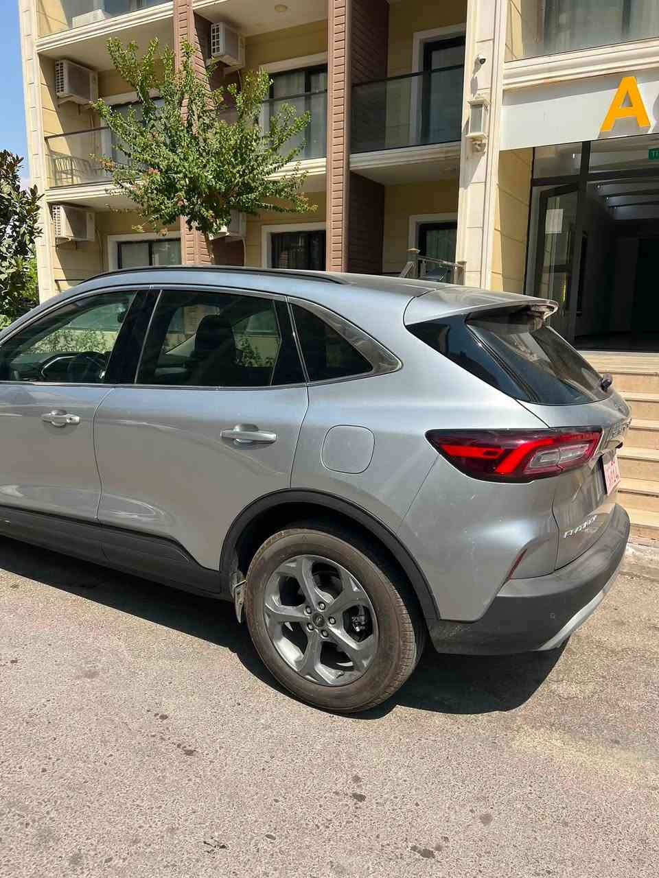 2024 𝐅𝐎𝐑𝐃   Escape  Hybrid
🚨كاتي 

فورد. سكيب موديل : 2024 هايبرد 

محرك 2500 بانزين -كهرباء

اللون : سلفر  

عداد المسافة : 11  الف كم فقط

 فـــول مـــواصـــفات عدى الفتحة بلاتينيوم

عدادات الكــــترونــــي

شاشه ايباد جبيره تدعم كار بلي وخرائط

بصمة ابواب

بصمة تشغيل

شاشة دشبول ديجيتال

كــــاميــــرا 

كير ماوس 

هاند بريك بصمة

اوتو هولد : 𝐀𝐔𝐓𝐎 𝐇𝐎𝐋𝐃 

اوتو ستوب : 𝐀𝐔𝐓𝐎 𝐒𝐓𝐎𝐏

رادار امامي (تحديد مسار)

رادار جانبي  (نقاط عمياء)

رادار خلفي (التحذير من الاصطدام)

حساسات خلف

 نظام قيادة  رياضي واقتصادي وزلق 

تحكمات استيرن

تدفئة كشنات وستيرنك 

كشنات جلد

🚨 السيارة بيها صبغ بنيد وجاملغ وباب جانبي وجاملغ خلفي

مكان السيارة : 🚨اربيل

السعر 178$

***********

***********
